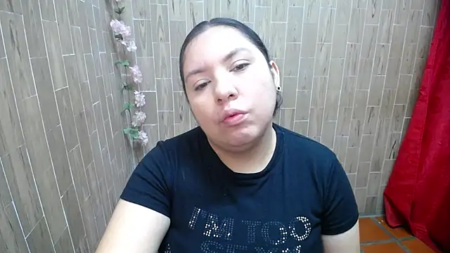 solyeria online show from April 3, 2026, 9:49 am