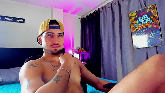 Snapshot of Giomar_Reyes chatting on February 19, 2026, 5:37 am Giomar Reyes online show from February 19, 2026, 5:37 am