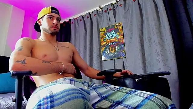 Snapshot of Giomar_Reyes chatting on February 18, 2026, 7:39 am Giomar Reyes online show from February 18, 2026, 7:39 am