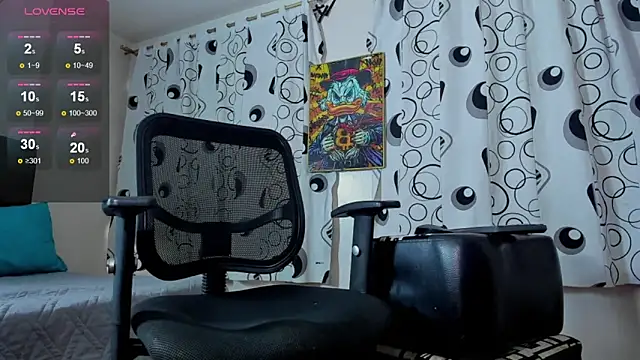 Snapshot of Giomar_Reyes chatting on October 16, 2025, 8:39 pm Giomar Reyes online show from October 16, 2025, 8:39 pm