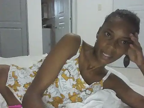 Snapshot of adele-33 chatting on September 23, 2025, 10:28 pm adele-33 online show from September 23, 2025, 10:28 pm