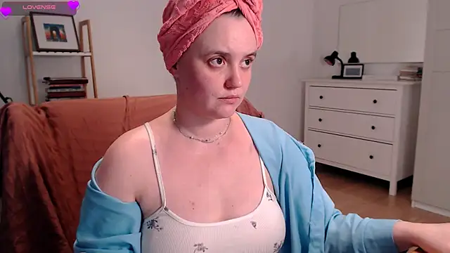Snapshot of Lella_Ryann_ chatting on June 29, 2026, 11:10 am Lella Ryann online show from June 29, 2026, 11:10 am