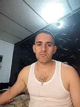 Snapshot of CRISTHIAN_GREY01 chatting on January 17, 2026, 5:49 pm CRISTHIAN GREY01 online show from January 17, 2026, 5:49 pm