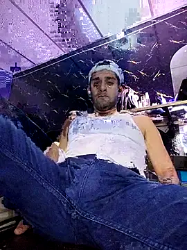 Snapshot of CRISTHIAN_GREY01 chatting on January 6, 2026, 6:56 pm CRISTHIAN GREY01 online show from January 6, 2026, 6:56 pm