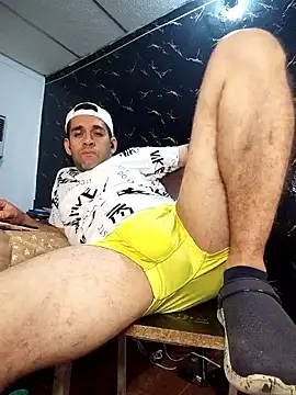 Snapshot of CRISTHIAN_GREY01 chatting on January 13, 2026, 3:43 am CRISTHIAN GREY01 online show from January 13, 2026, 3:43 am