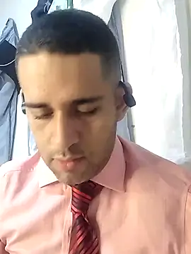 CRISTHIAN GREY01 online show from January 24, 2025, 3:11 am