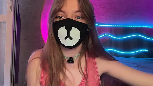 Your Little Bear online show from May 18, 2026, 4:07 am