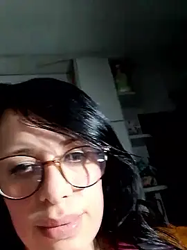 Snapshot of Bellatriz-horse chatting on April 15, 2026, 5:35 am Bellatriz-horse online show from April 15, 2026, 5:35 am