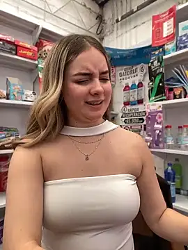 imlindapink online show from April 8, 2026, 4:30 pm