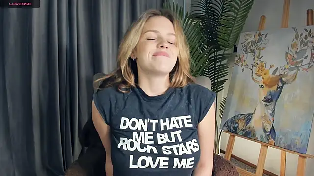 ElizavecaSunrise online show from November 6, 2025, 10:08 am