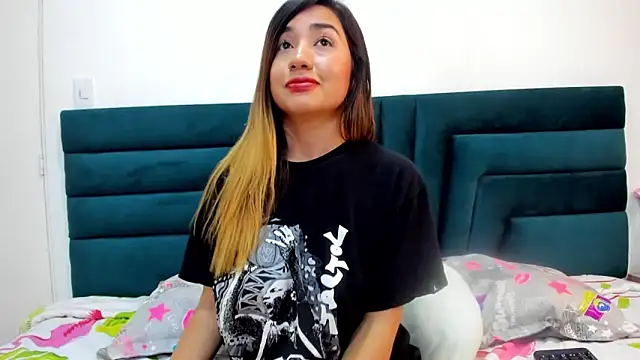 Snapshot of LisaWhite_ chatting on March 11, 2025, 3:47 am LisaWhite online show from March 11, 2025, 3:47 am