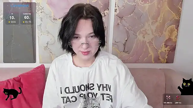 fiamoory online show from April 12, 2026, 1:20 am