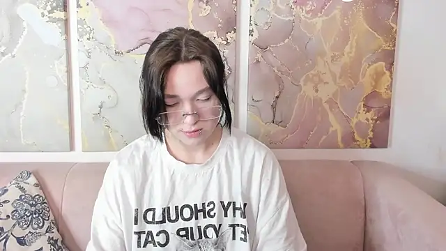 fiamoory online show from May 27, 2026, 1:26 am