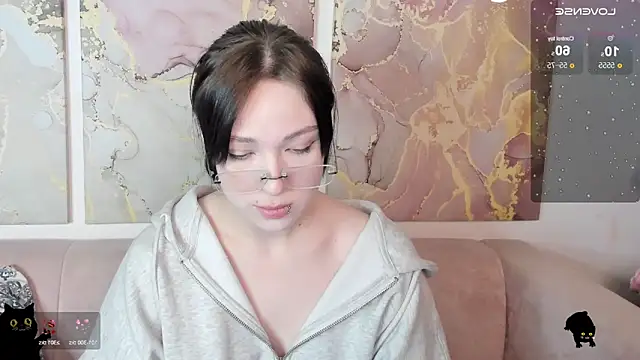 fiamoory online show from May 20, 2026, 1:24 am