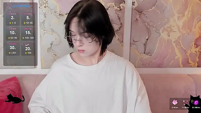 fiamoory online show from April 4, 2026, 1:23 am