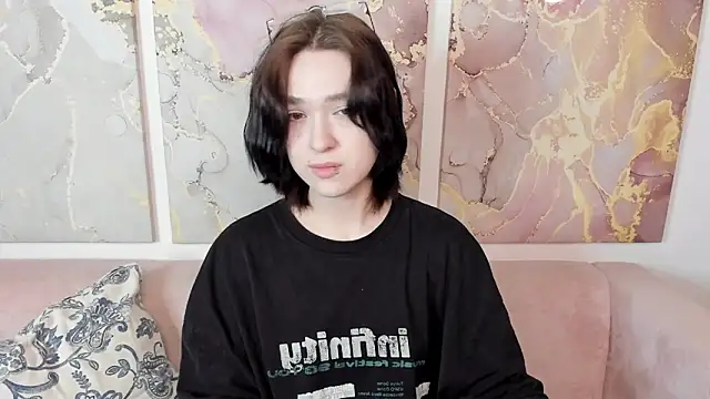 fiamoory online show from June 2, 2026, 1:27 am