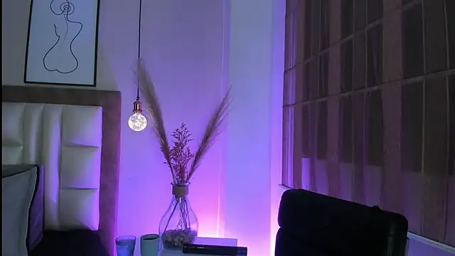 LaraGoldd online show from February 11, 2026, 9:36 pm