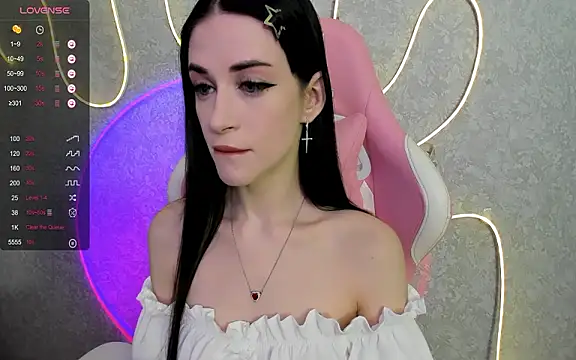 Snapshot of Molly_Crystall chatting on April 26, 2026, 4:10 am Molly Crystall online show from April 26, 2026, 4:10 am