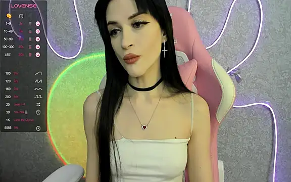 Snapshot of Molly_Crystall chatting on April 19, 2026, 4:35 am Molly Crystall online show from April 19, 2026, 4:35 am