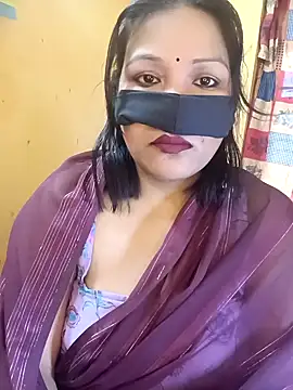 Radhikadavi879 online show from February 18, 2025, 4:37 am