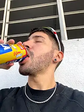 Guyinthemountain online show from October 4, 2025, 8:21 pm