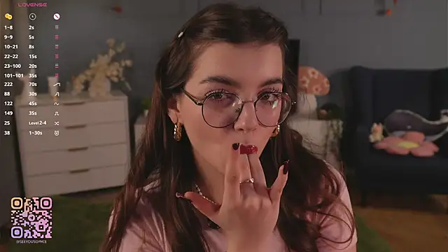 Snapshot of FlairEdgin chatting on November 23, 2025, 7:13 pm FlairEdgin online show from November 23, 2025, 7:13 pm