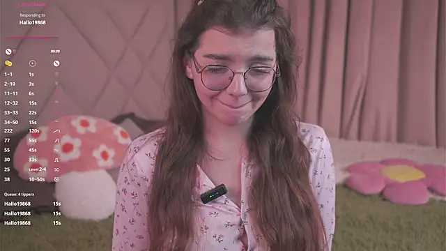 Snapshot of FlairEdgin chatting on November 22, 2025, 7:13 pm FlairEdgin online show from November 22, 2025, 7:13 pm