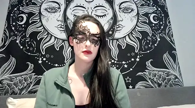 LexiSnowUK online show from February 26, 2025, 9:44 am