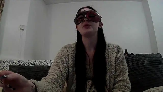 Snapshot of LexiSnowUK chatting on March 26, 2026, 9:46 pm LexiSnowUK online show from March 26, 2026, 9:46 pm