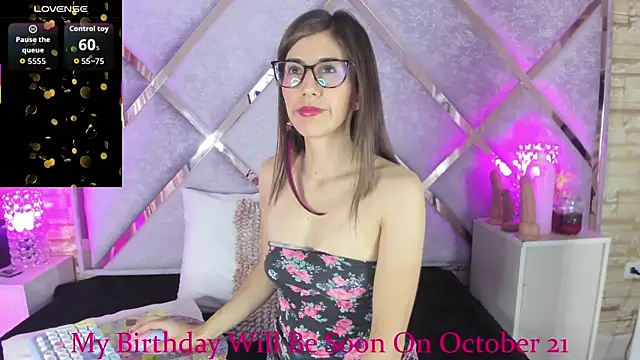  jade white  online show from September 22, 2025, 1:06 pm