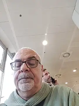 Snapshot of Satiro_Sevilla chatting on November 5, 2025, 2:20 pm Satiro Sevilla online show from November 5, 2025, 2:20 pm