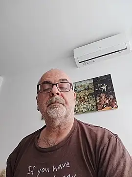 Snapshot of Satiro_Sevilla chatting on November 9, 2025, 3:05 pm Satiro Sevilla online show from November 9, 2025, 3:05 pm