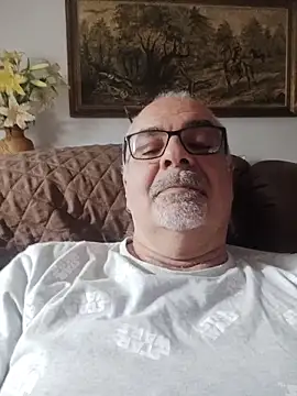 Snapshot of Satiro_Sevilla chatting on November 24, 2025, 12:43 am Satiro Sevilla online show from November 24, 2025, 12:43 am