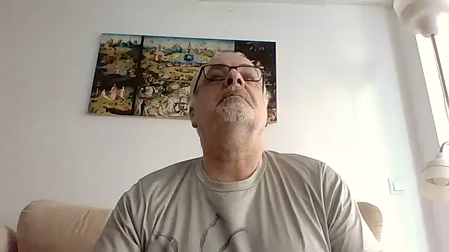 Snapshot of Satiro_Sevilla chatting on December 14, 2025, 12:11 pm Satiro Sevilla online show from December 14, 2025, 12:11 pm