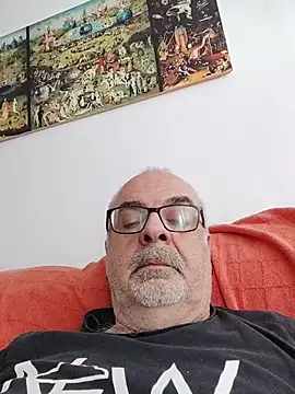 Snapshot of Satiro_Sevilla chatting on November 21, 2025, 11:53 am Satiro Sevilla online show from November 21, 2025, 11:53 am