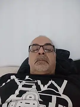 Snapshot of Satiro_Sevilla chatting on November 20, 2025, 2:12 am Satiro Sevilla online show from November 20, 2025, 2:12 am