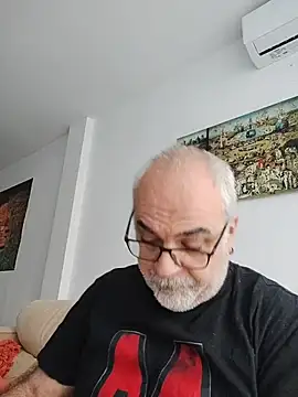 Snapshot of Satiro_Sevilla chatting on November 29, 2025, 2:06 pm Satiro Sevilla online show from November 29, 2025, 2:06 pm