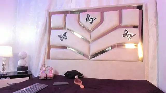 Strella ferrera online show from March 8, 2026, 5:55 am