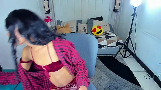 Strella ferrera online show from March 15, 2025, 6:36 am