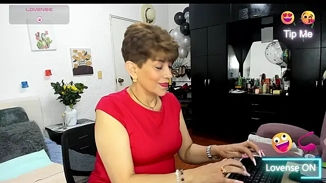 Snapshot of Angelina_Stone_65 chatting on January 7, 2026, 11:21 pm Angelina Stone 65 online show from January 7, 2026, 11:21 pm