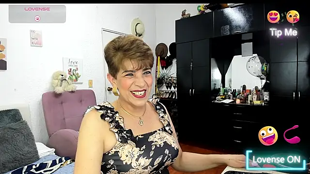 Snapshot of Angelina_Stone_65 chatting on January 14, 2026, 10:13 pm Angelina Stone 65 online show from January 14, 2026, 10:13 pm