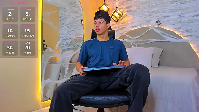 Snapshot of Benjamin_More chatting on October 30, 2025, 12:25 pm Benjamin More online show from October 30, 2025, 12:25 pm