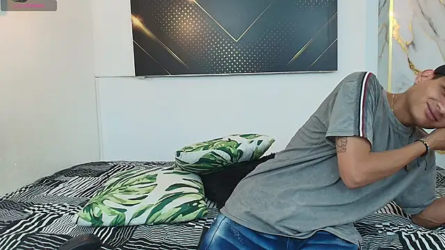 Snapshot of JordanAndAndrew chatting on November 8, 2025, 8:23 pm JordanAndAndrew online show from November 8, 2025, 8:23 pm