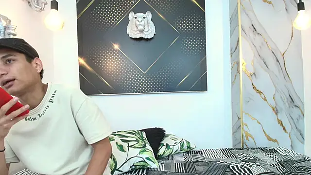 Snapshot of JordanAndAndrew chatting on November 24, 2025, 9:04 pm JordanAndAndrew online show from November 24, 2025, 9:04 pm