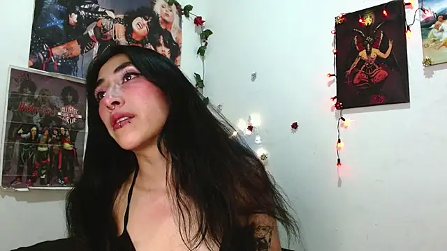 Snapshot of Asterothxznikki chatting on December 20, 2024, 5:57 am Asterothxznikki online show from December 20, 2024, 5:57 am