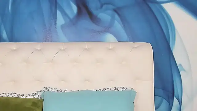 SkinnyDolly online show from November 30, 2025, 3:07 am