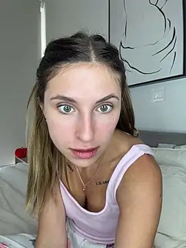 emma05 online show from June 15, 2026, 6:13 am