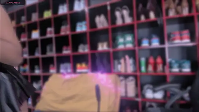 Snapshot of Indianbrownie chatting on December 1, 2024, 6:46 pm Indianbrownie online show from December 1, 2024, 6:46 pm