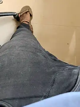 Snapshot of MrNick74 chatting on January 14, 2026, 9:13 am MrNick74 online show from January 14, 2026, 9:13 am