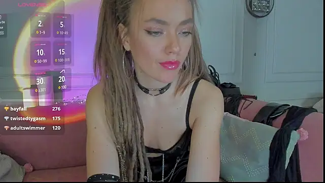 Snapshot of KellyFouler chatting on December 22, 2024, 4:27 pm KellyFouler online show from December 22, 2024, 4:27 pm